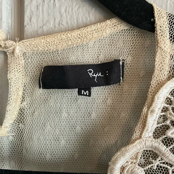 Ryu Cream Lace Mini Dress - Picture 2 of 5